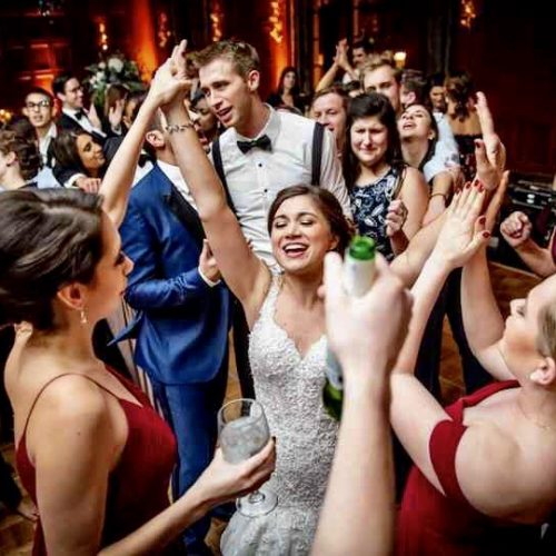 Ways to Ensure Your Wedding Guests Have an Awesome Time
